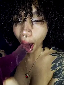 [6 Nov 01:02] Public Show - video by bettyboo2801 cam model