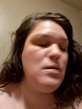 [18 Mar 00:11] Public Show - video by LovelyLavain cam model