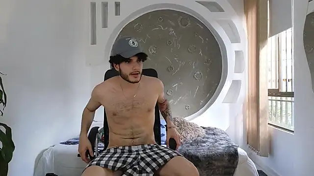 The boy with the cap takes off his underwear and gets turned on by you, passionate masturbation. - Rafael_Mendezz 캠 모델의 동영상