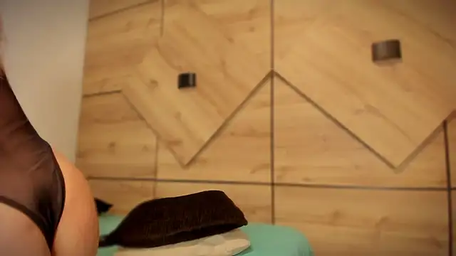 [9 Jul 10:38] Private Show - video by Isabelagomez1 cam model