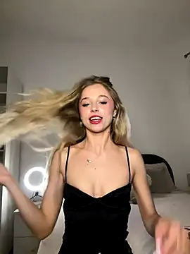 Fingering , cowgirl ,blowjob(big dildo) – video od webkamerové modelky BabyAnais