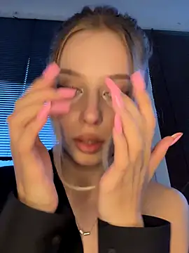 Bj, deepthr, fuck my pussy doggy, dirty talk – video od webkamerové modelky BabyAnais