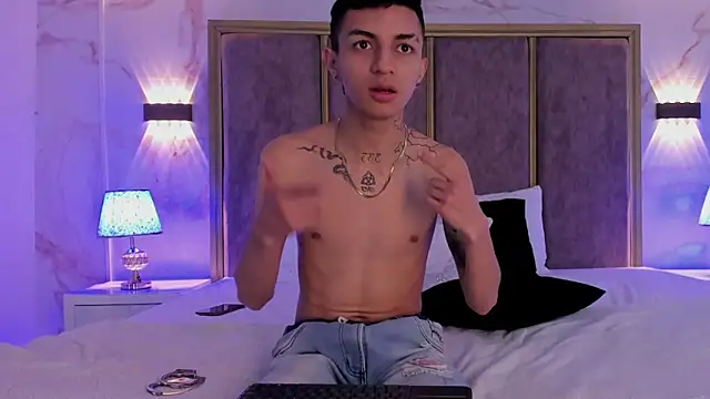 I love to suck delicious cocks I am an expert 👅🍆 - video di NickandAbby_ modella di cam