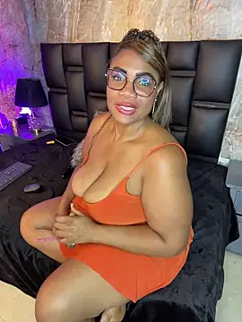 behaving very badly with two penises - video by AranzalatinBlaks1 cam model