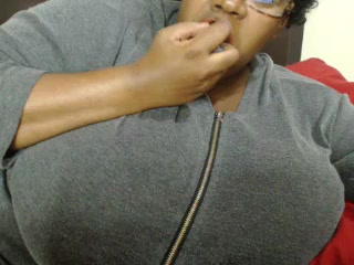 gagging – video od webkamerové modelky BoobsQueen46K