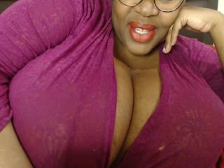 [26 May 10:19] Private Show – video od webkamerové modelky BoobsQueen46K