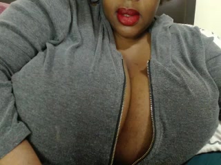 [11 Jun 08:56] Private Show – video od webkamerové modelky BoobsQueen46K