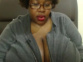 [28 Jun 22:06] Private Show – video od webkamerové modelky BoobsQueen46K