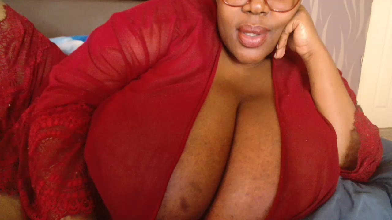 [8 May 12:20] Private Show – video od webkamerové modelky BoobsQueen46K