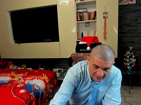 [4 Jan 12:35] Private Show - SpartacusDaddy48主播的视频