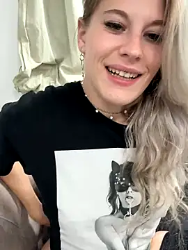 Deeeep Dildo Blowjob 💦🥵 - video by TheRealJessyLey cam model