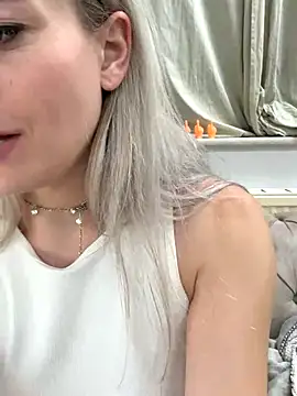 Full nude only wearing new High heels - video by TheRealJessyLey cam model