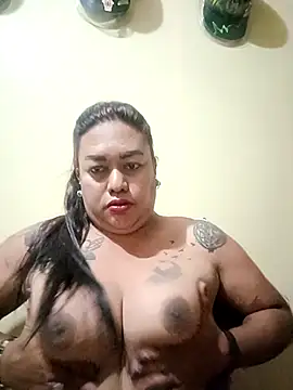 [17 Aug 18:50] Private Show - EmmaKantutera 캠 모델의 동영상