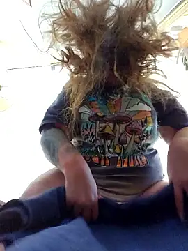 Public Show squirt – видео вебкам-модели NaughtyNeighbor69