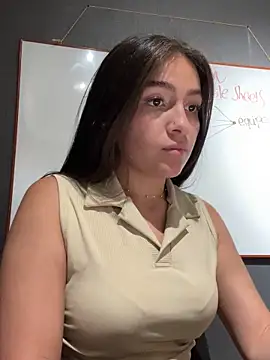 [11 Sep 13:24] Spy Show - video by Alyha_Cortes cam model