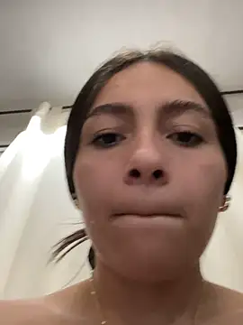 [26 Sep 09:19] Spy Show - video by Alyha_Cortes cam model