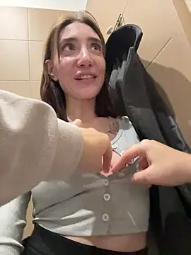 STRANGER GIRL LICK MY PUSSY IN TOILET - video di BallerinaCappuccino_ modella di cam