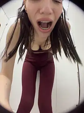 I SQUIRT IN MY RED LEGGINGS 🥵