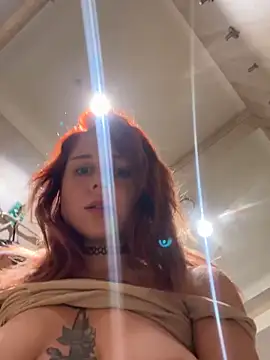 Naked naughty girl in fitting room finger herself 💦😈🤭