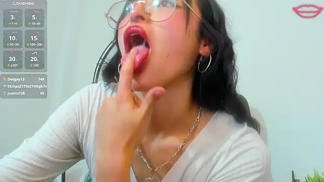 Fucking sexy amethyst - video di _Amatista_Fire modella di cam