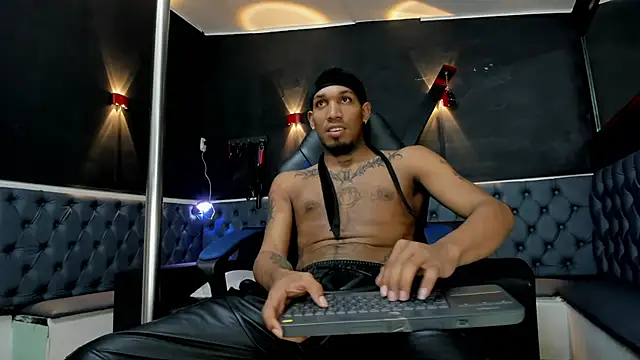 Private Show aquirt - video by DIEGO_WICKED cam model