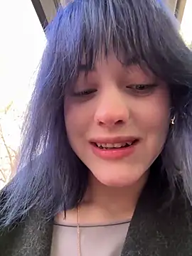 Pussy flashes on the bus before toilet striptease - Vídeo de Only_April, modelo de vídeos