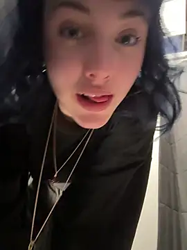 ULTRA LONG AND RISKY FITTING ROOM GAME