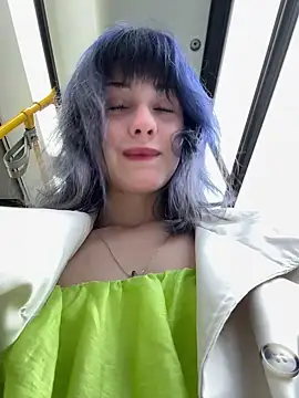 FLASHES OF SEXY SECRETS AND MORE ON THE BUS