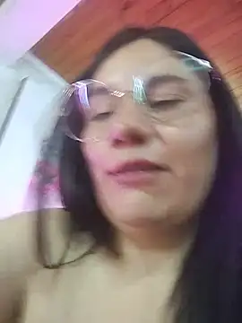 Squirt solo para amigos - Vídeo de Miichellenataliaa, modelo de vídeos