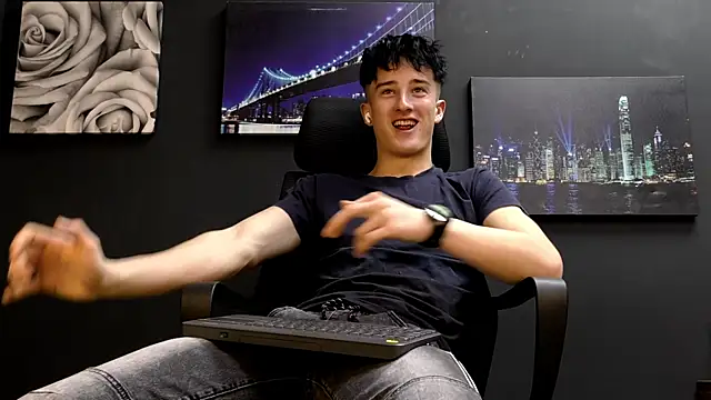 Cum－カメラキャストのSirReedの動画