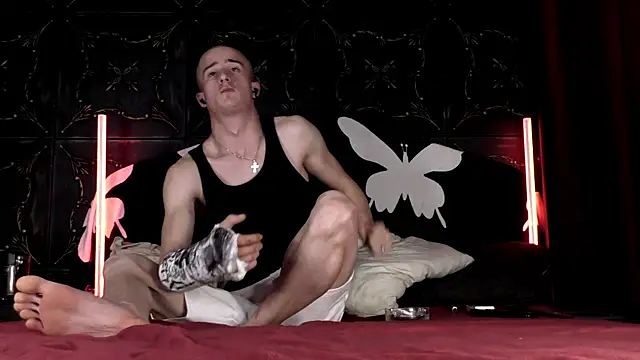 Flex naked with broke arm
