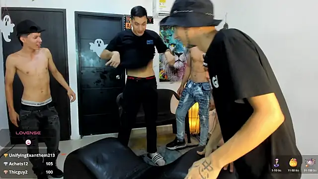 DYLAN DESTROYS ALEX'S ASS 5 GUYS ON CAMERA - vidéo du modèle de showcams Voyeurism_guyss