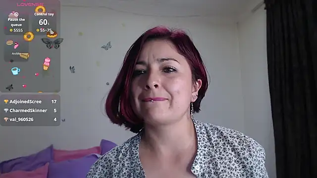 shaved pussy and wet with pleasure! - video của người mẫu cam evangeline_lover