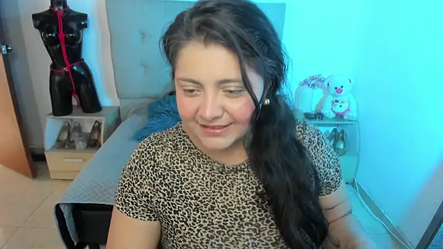 discover how wet I can get for you😏 - video by TifanyAmazinng cam model