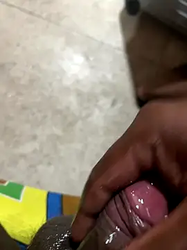 [24 Oct 04:12] Public Show - video by Jeewapatel cam model