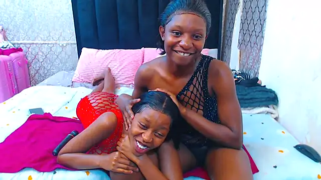 face sitting - video by LonelyQueenxx25 cam model