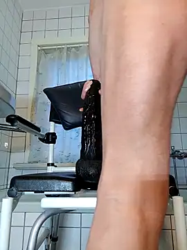 Blue plug - video by toywood cam model