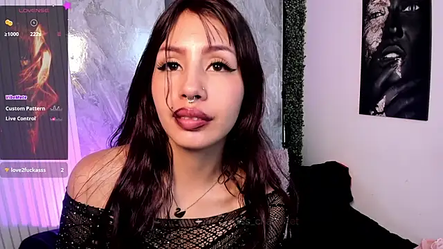 fuck ass and squeeze juices from her pussy - відео від вебкаммоделі Miss_Charlottet