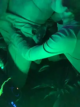 Spontaneous sex in the car - відео від вебкаммоделі SofiDorian421