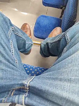 [3 Nov 13:31] Public Show - video by WickedSunny25 cam model