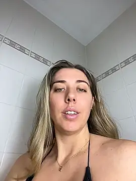 Massive bathtub squirt!!!!!