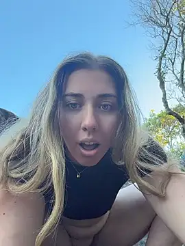 Super risky! Very close call nearly caught! outdoor squirt show! FULLY NAKED!!!