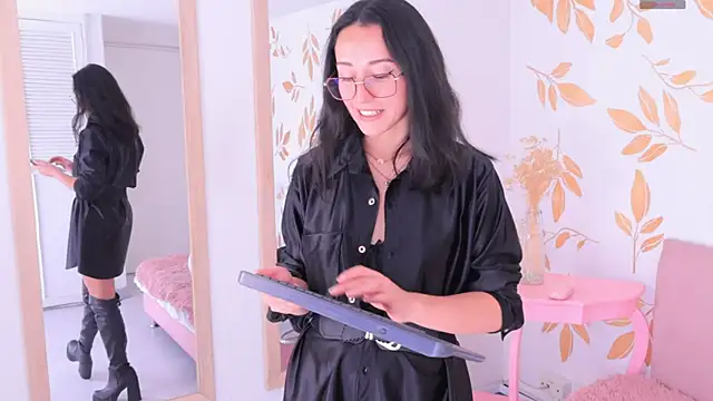 Enjoy Me Dark - video by Ginevra_esposito cam model