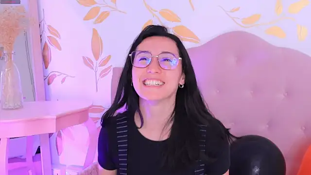 I'll model my entire wardrobe for you. - video by Ginevra_esposito cam model