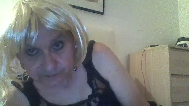 Playing with my cage - ক্যাম মডেল Emily_de_Carla-এর ভিডিও