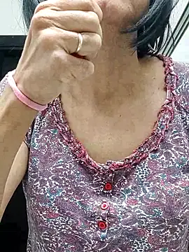 Emily - Extreme nose smoking - ক্যাম মডেল Emily_de_Carla-এর ভিডিও