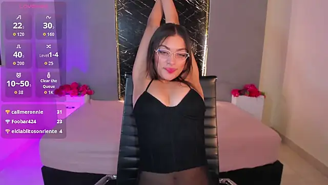 sexy blowjob with a lot of saliva - video của người mẫu cam Hannacooper3