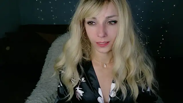 from a gentle girl to a passionate lover. I love to obey - weet_Lady_Selin 캠 모델의 동영상