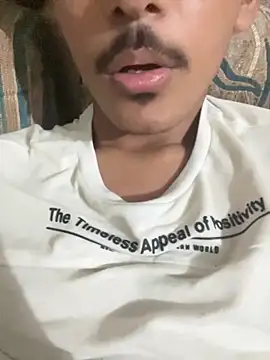 Lip teach - video by Proper_patalo7 cam model