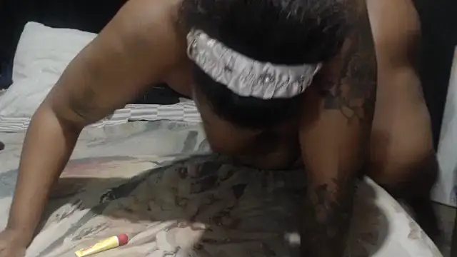 SUCK THAT DICK - video by SEXYHUGEASS21 cam model